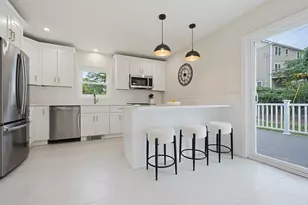 30 Barrett Ave, Worcester, MA 01605 - Photo 9