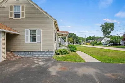 6 Oakwood Ave, Auburn, MA 01501 - Photo 5