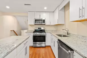 30 Willow St, Newton, MA 02459 - Photo 3