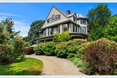 18 Felt St, Salem, MA 01970 - Photo 1