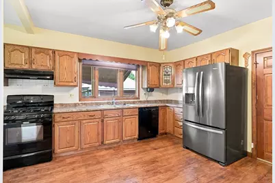 33 Kenwood Ter, Springfield, MA 01108 - Photo 17