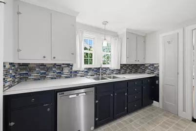 250 Gillette Ave, Springfield, MA 01118 - Photo 7
