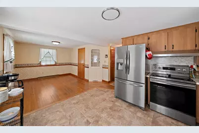 36 Concord St, Brockton, MA 02302 - Photo 3
