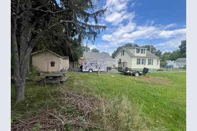 104 Balis St, Springfield, MA 01109 - Photo 5