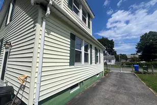 104 Balis St, Springfield, MA 01109 - Photo 7