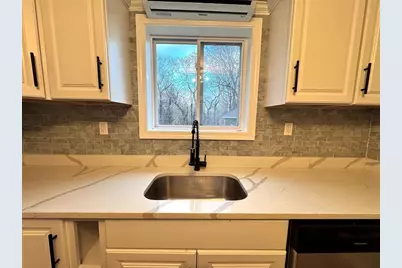 9 Idalla Ave, Worcester, MA 01606 - Photo 3
