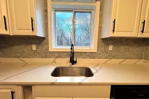 9 Idalla Ave, Worcester, MA 01606 - Photo 3