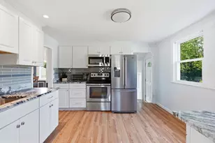 16 Robert Ave, Woburn, MA 01801 - Photo 11