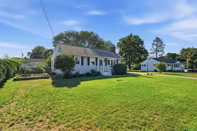16 Robert Ave, Woburn, MA 01801 - Photo 3