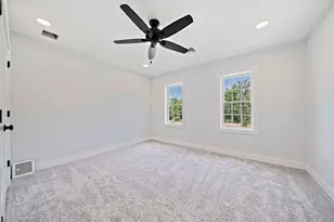 4 Clarendon Cir, Holbrook, MA 02343 - Photo 21