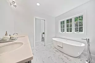 4 Clarendon Cir, Holbrook, MA 02343 - Photo 19
