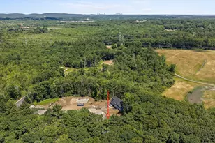 4 Clarendon Cir, Holbrook, MA 02343 - Photo 37