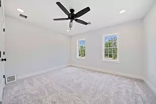 4 Clarendon Cir, Holbrook, MA 02343 - Photo 21