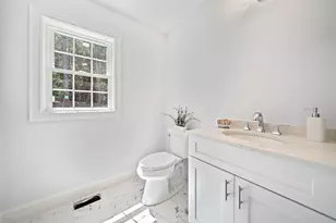 4 Clarendon Cir, Holbrook, MA 02343 - Photo 15
