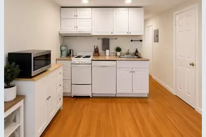 28 Phillips St #G, Boston, MA 02114 - Photo 3
