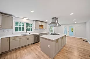 379 W Washington St, Hanson, MA 02341 - Photo 5