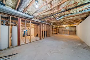 379 W Washington St, Hanson, MA 02341 - Photo 31