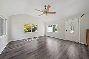 379 W Washington St, Hanson, MA 02341 - Photo 33