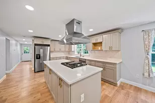 379 W Washington St, Hanson, MA 02341 - Photo 3