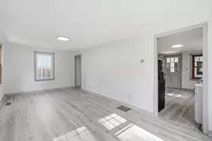 85 Silas St, Springfield, MA 01109 - Photo 9
