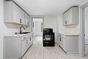 85 Silas St, Springfield, MA 01109 - Photo 15