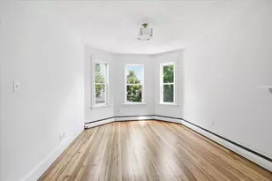 9 Hatch St, Boston, MA 02127 - Photo 3
