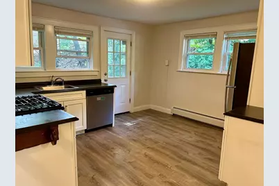 410 Silver St, Greenfield, MA 01301 - Photo 9