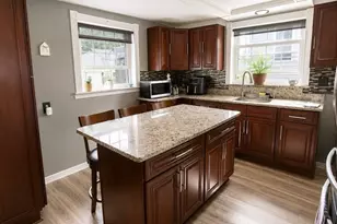 33 Hancock St, Haverhill, MA 01832 - Photo 9