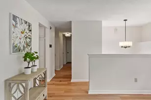 7 Locust St, Reading, MA 01867 - Photo 7