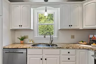 7 Locust St, Reading, MA 01867 - Photo 15