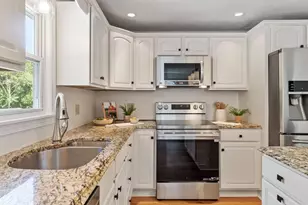 7 Locust St, Reading, MA 01867 - Photo 17
