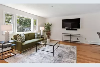7 Locust Street, Reading, MA 01867 - Photo 5