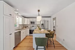 7 Locust St, Reading, MA 01867 - Photo 13