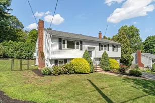 7 Locust St, Reading, MA 01867 - Photo 3