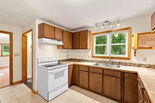 55 North St, Belchertown, MA 01007 - Photo 15