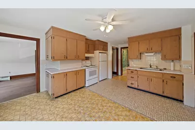 19 Bartlett, Avon, MA 02322 - Photo 3