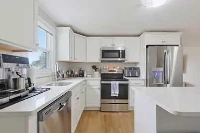 7 Haskell Pl, Peabody, MA 01960 - Photo 9