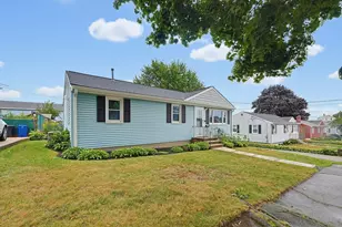 7 Haskell Pl, Peabody, MA 01960 - Photo 3