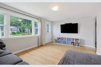 7 Haskell Pl, Peabody, MA 01960 - Photo 5