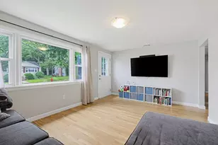 7 Haskell Pl, Peabody, MA 01960 - Photo 5