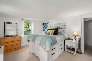 26 Wallis St, Beverly, MA 01915 - Photo 11