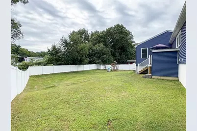 138 Rea St, Lowell, MA 01852 - Photo 25