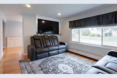 138 Rea St, Lowell, MA 01852 - Photo 9