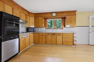 18 Picard Ct, Swansea, MA 02777 - Photo 9