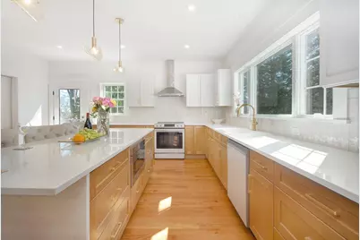 32 Hickory Cliff Rd, Newton, MA 02464 - Photo 15