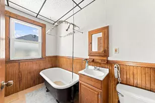 99 Hazard St, New Bedford, MA 02740 - Photo 17