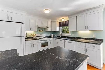 8 Green St, Billerica, MA 01821 - Photo 7