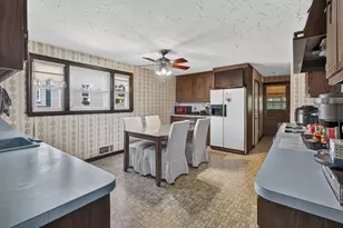 16 Bedford St, Quincy, MA 02169 - Photo 19