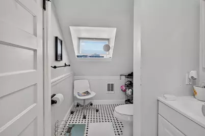 16 Bedford St, Quincy, MA 02169 - Photo 33