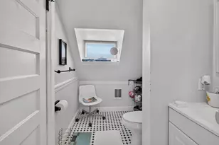 16 Bedford St, Quincy, MA 02169 - Photo 33